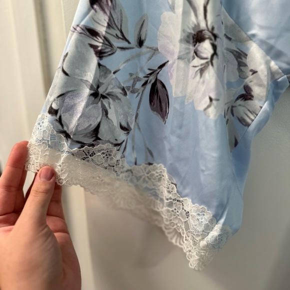 APT 9 Nightie And Robe Set - Picture 4 of 5